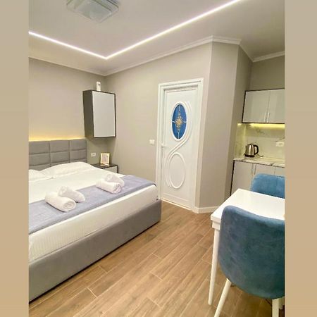בראט Guest House Luli Strumi מראה חיצוני תמונה